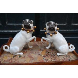 Couple de carlins en porcelaine allemande 