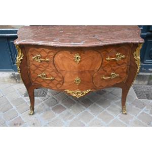 Belle commode Louis XV estampillée de Macret 
