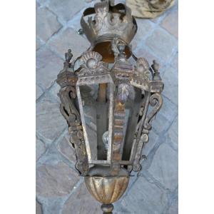 Lanterne e tôle repoussée