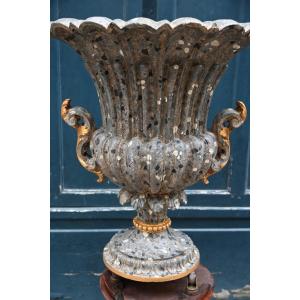 Important et beau vase Medicis en bois sculpté façon marbre de style Louis XIV