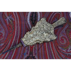 Rare soufflet en laiton repoussé du XVIII
