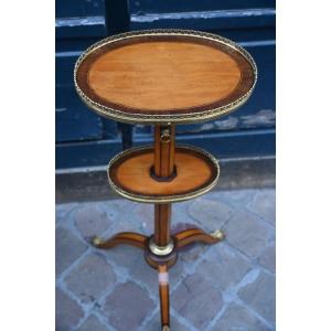Elégant guéridon porte lumière en bois de placage d époque Louis XVI