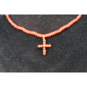 Charming Coral Necklace With A Cross, 19th-century Craftsmanship