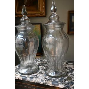Paire de grands drageoirs ou pots couverts XIX