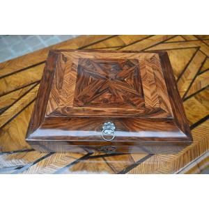 Coffret en bois de placage d époque Louis XIV