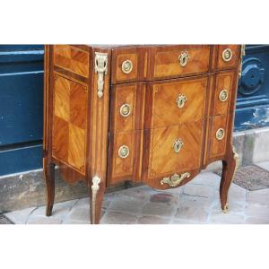 Elégante Commode  Transition  Estampillée De Bircklé XVIII