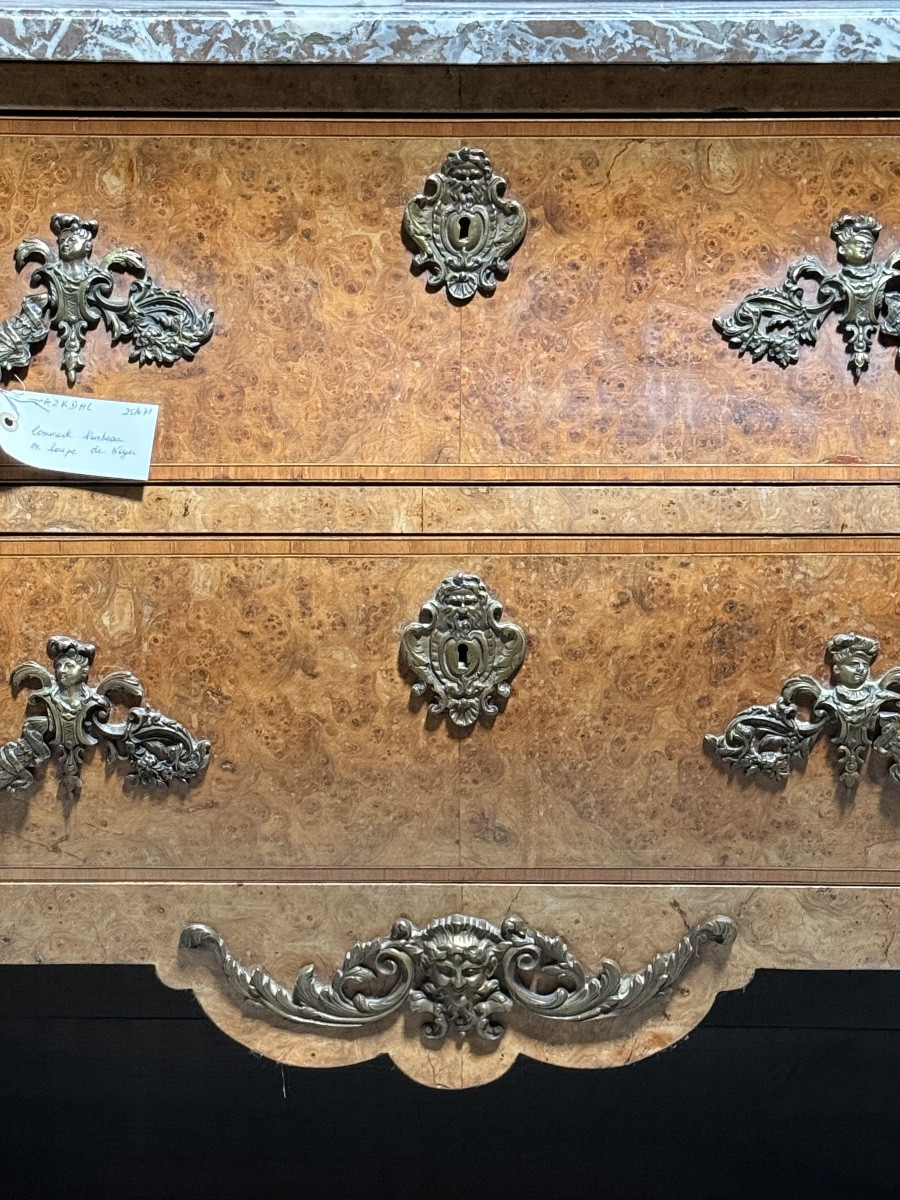 Commode Louis XV en placage de loupe de thuya, dessus marbre, garniture bronze ciselé-photo-8