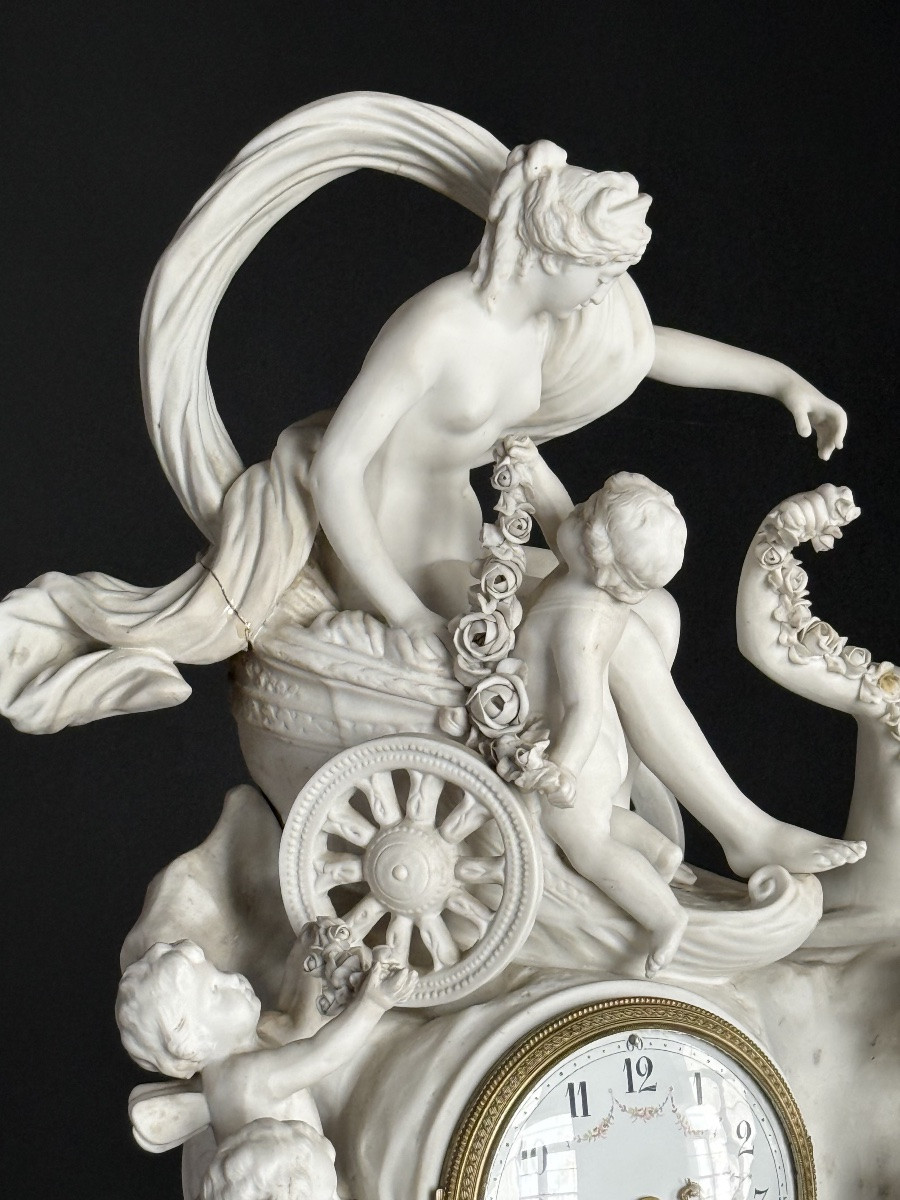 pendule en biscuit de porcelaine de Sèvres de style Louis XVI-photo-3