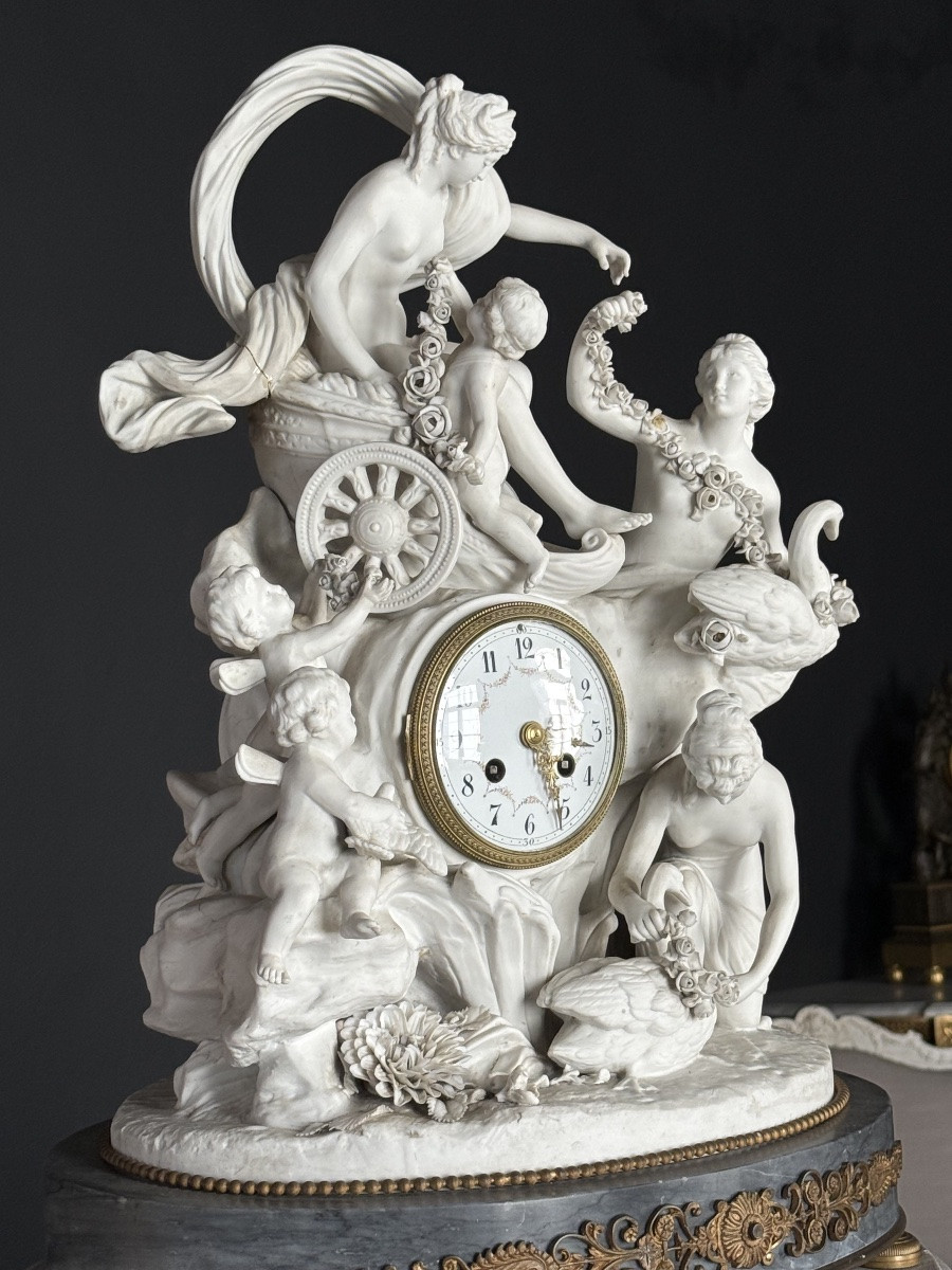 pendule en biscuit de porcelaine de Sèvres de style Louis XVI-photo-7