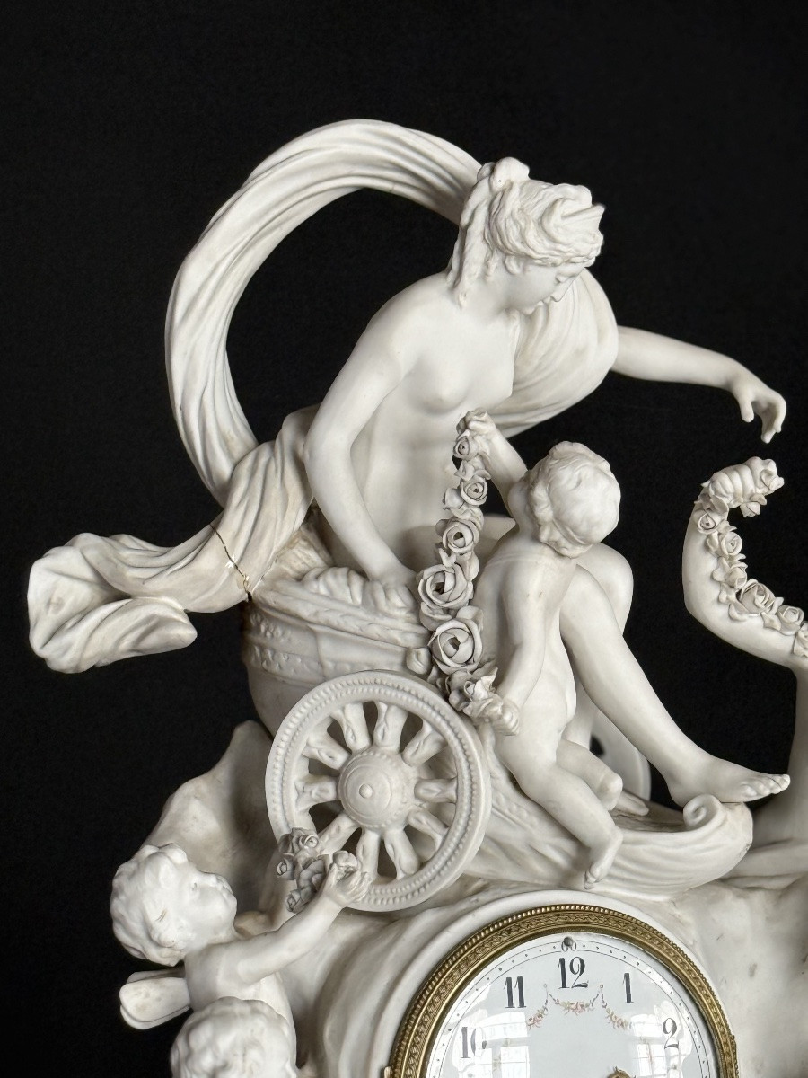 pendule en biscuit de porcelaine de Sèvres de style Louis XVI-photo-8