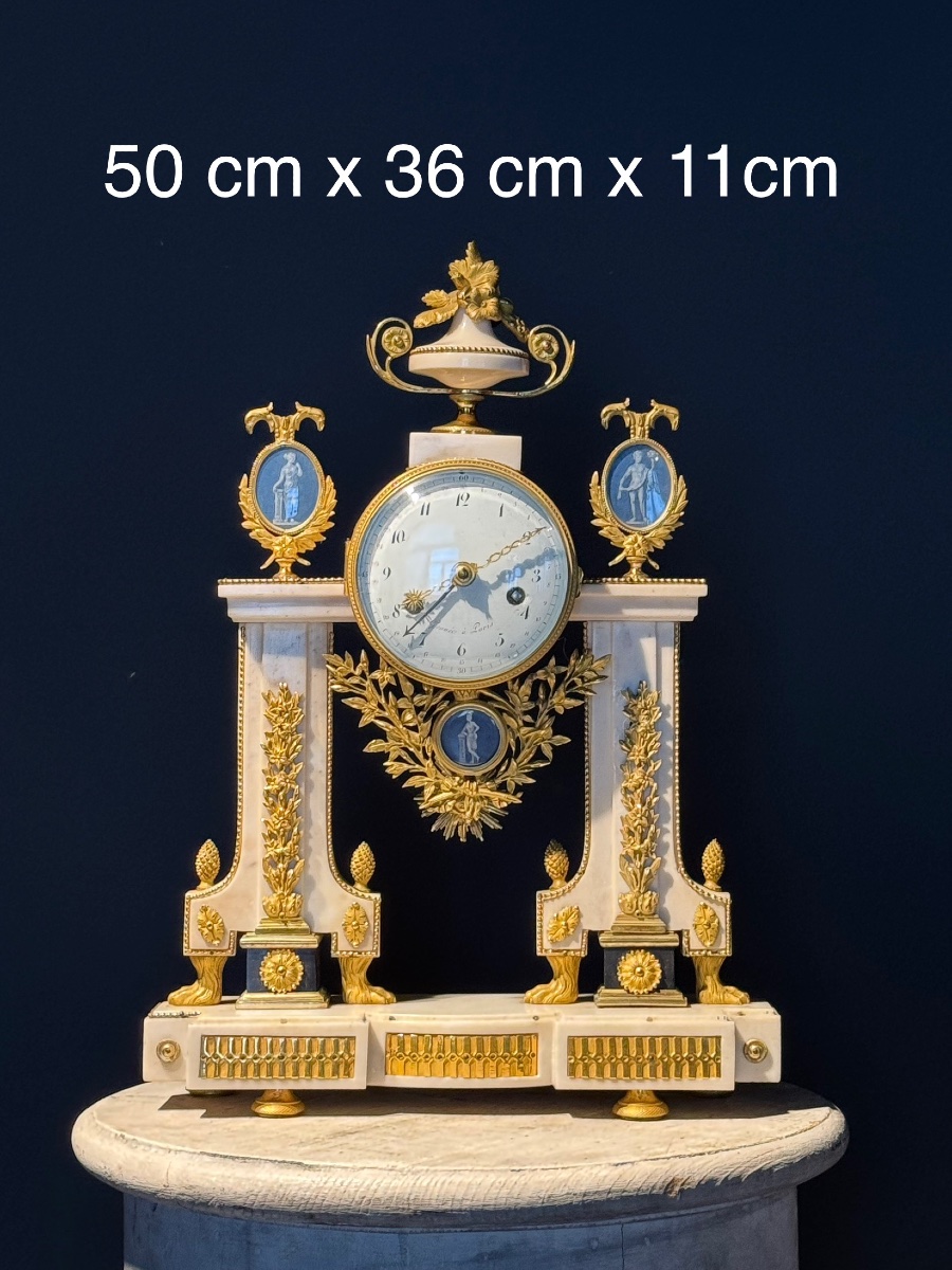 Pendule d’époque LXVI en marbre blanc et bronze doré -photo-1