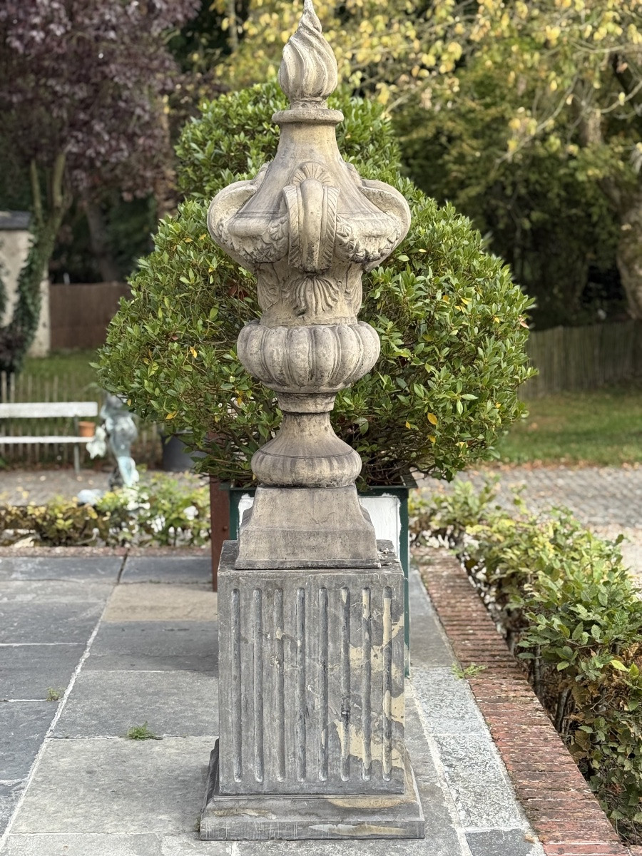 Pair Of Garden Vases -photo-2