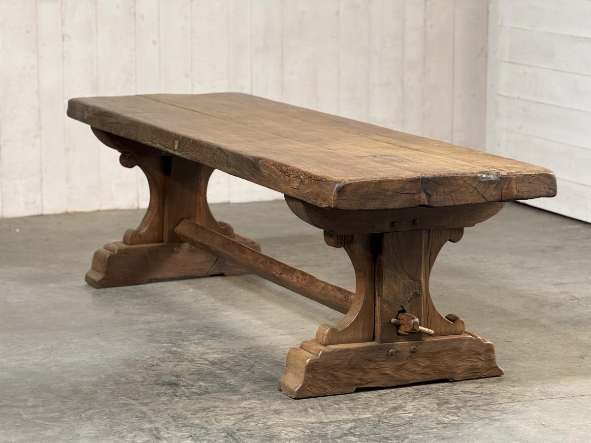 Table de monastère 