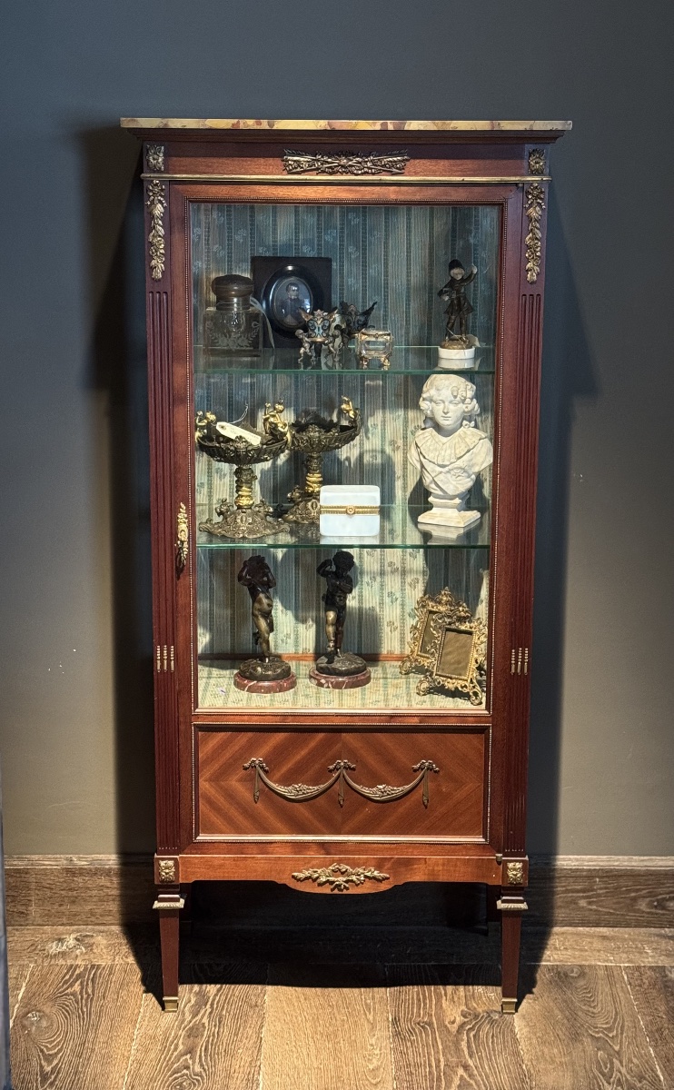 Vitrine LXVI d’époque Nap III