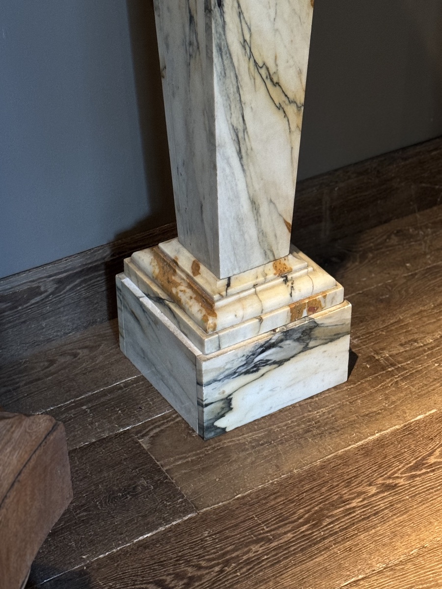 Colonne en marbre veiné -photo-3