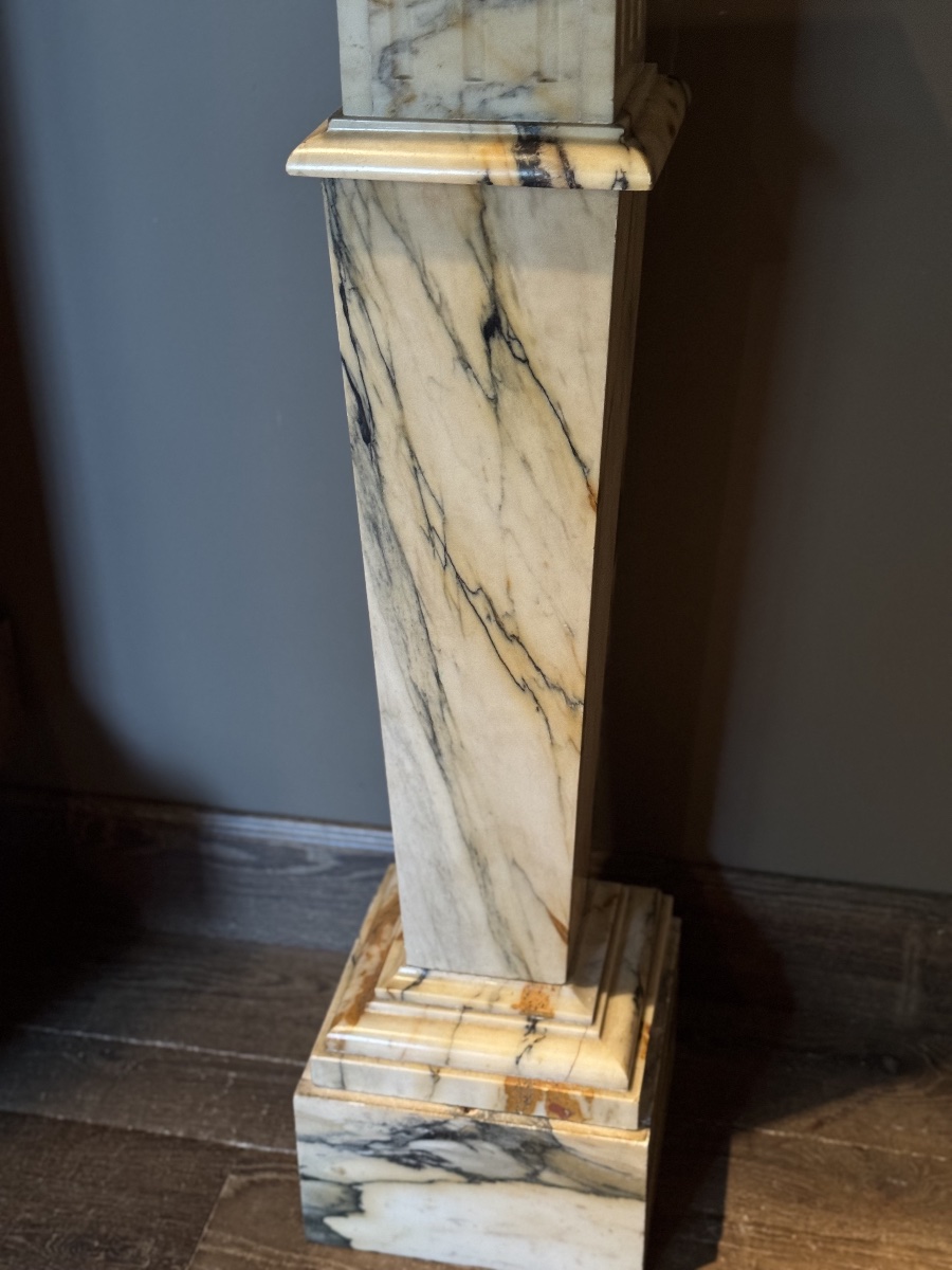 Colonne en marbre veiné -photo-3