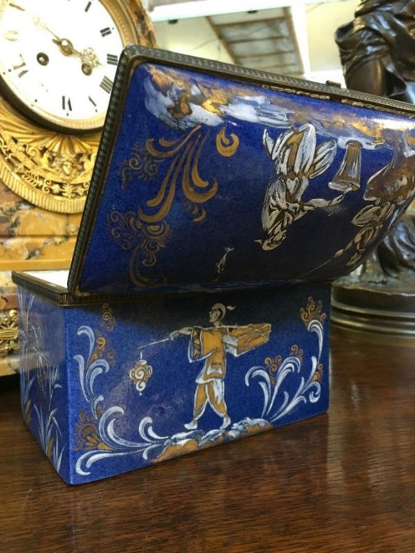 19th Century Paris Porcelain Box.-photo-4