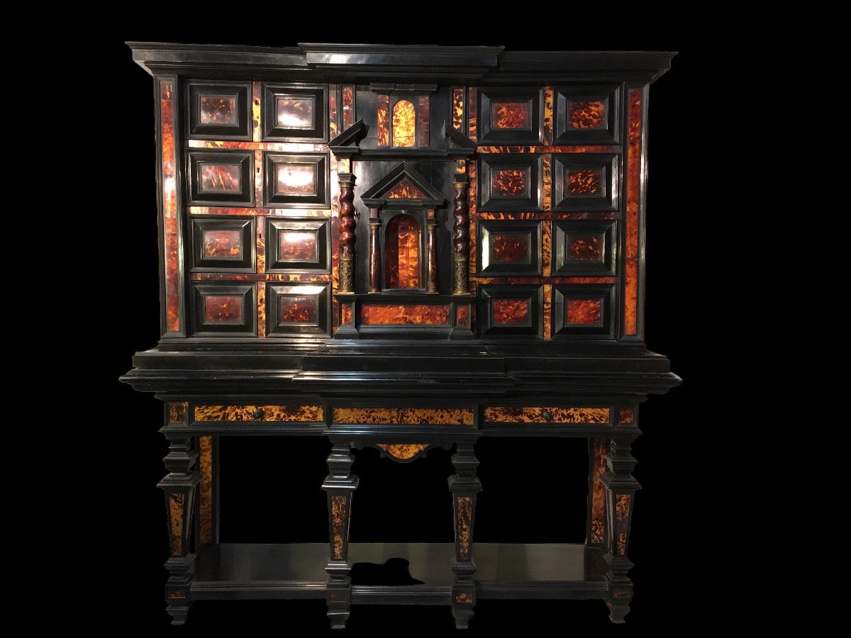 Grand Kabinet Anversois Vers 1700 En ébène Et D’écaille De Tortue.