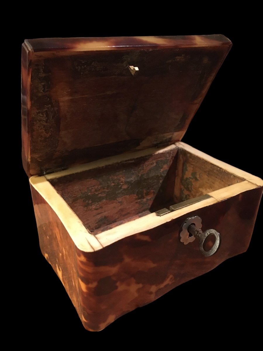 Small Tortoise Shell Box 19th Century.-photo-4