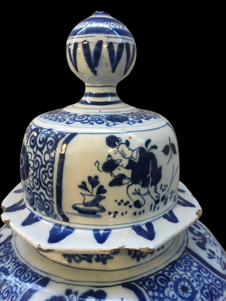 Delft Vases Dating From Around 1675. H: 46 And 42 Cm.-photo-4