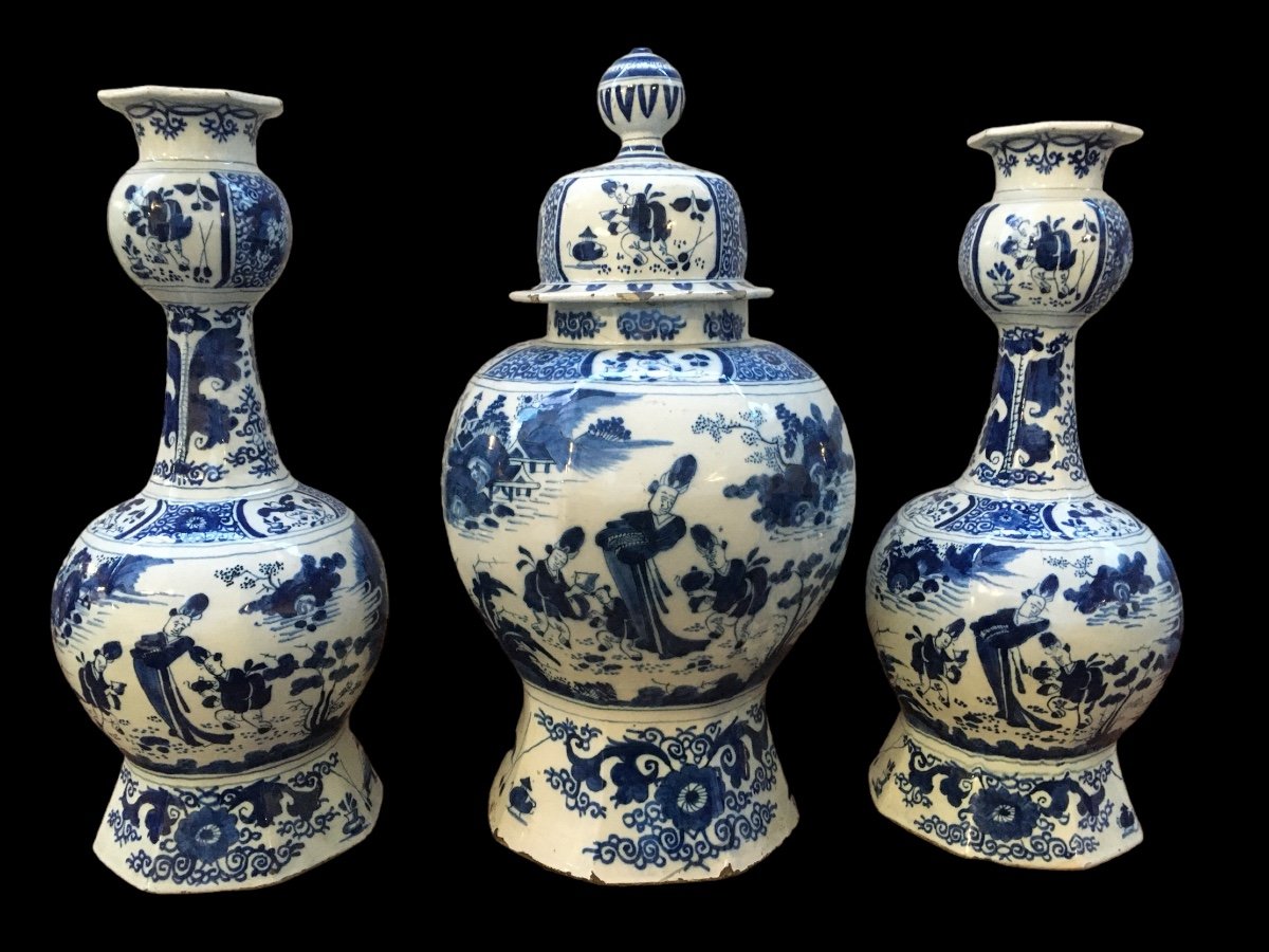 Delft Vases Dating From Around 1675. H: 46 And 42 Cm.-photo-8