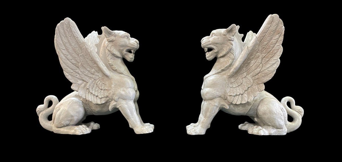 Paire De Grands Lions Ailés Mythologiques En Fonte Style Empire 20ème.-photo-4