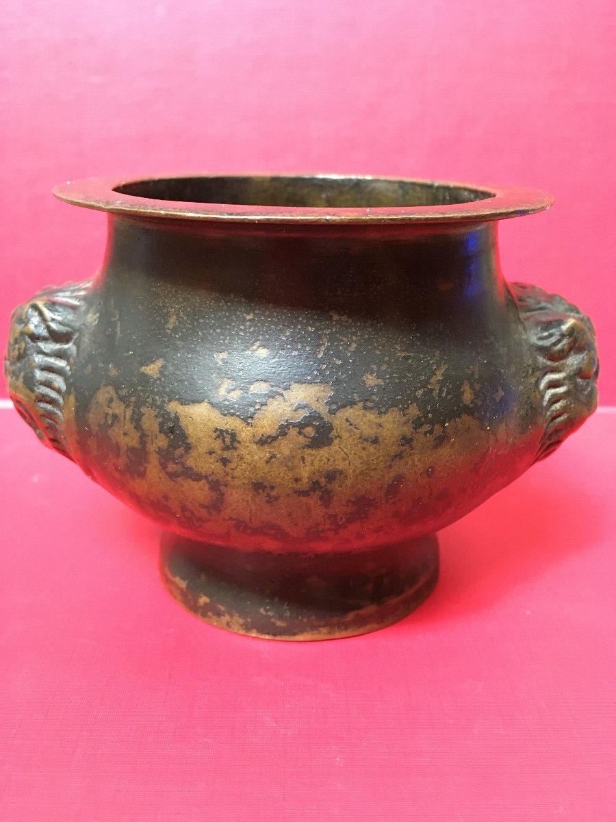 A Chinese Incense Burner Dating To Around 1700 -photo-3