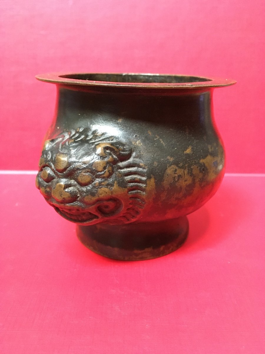 A Chinese Incense Burner Dating To Around 1700 -photo-6