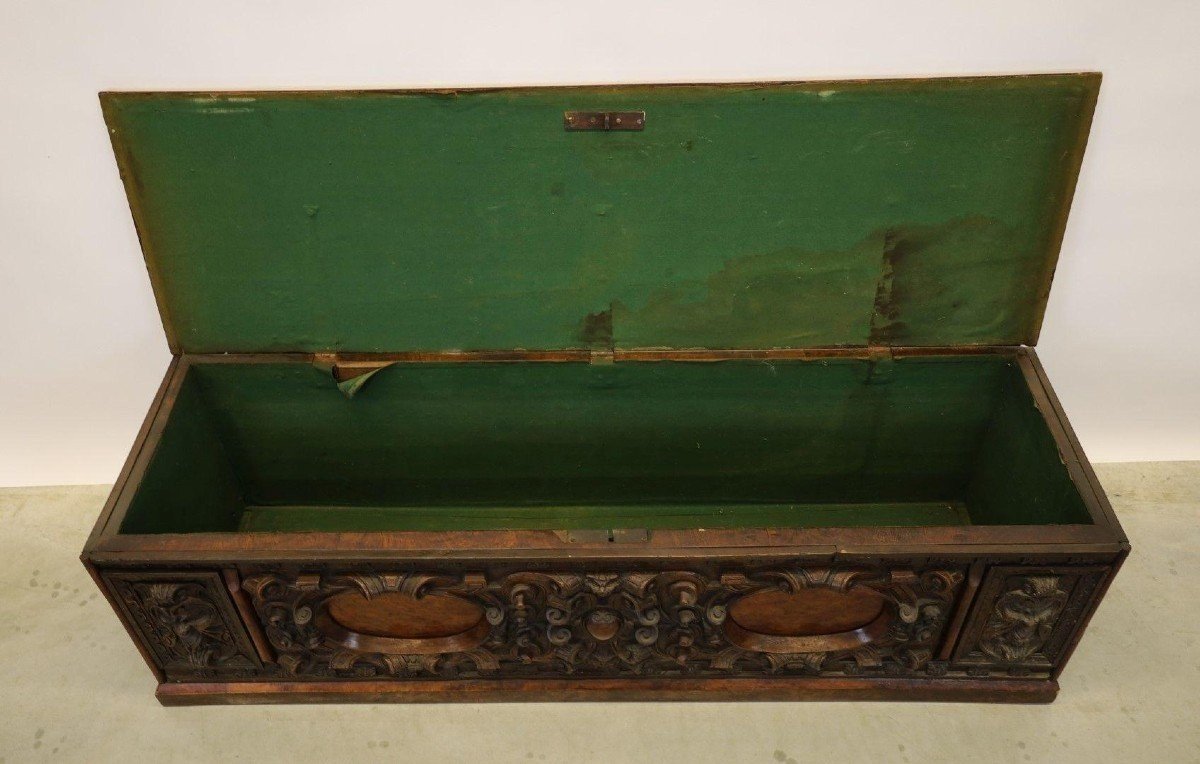 Italian Renaissance Walnut Chest From The 17th Century.-photo-4