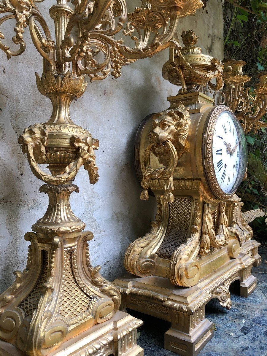 Grand Garniture De Cheminée De Style Lxvi En Bronze Doré Paris, 19e Siècle.