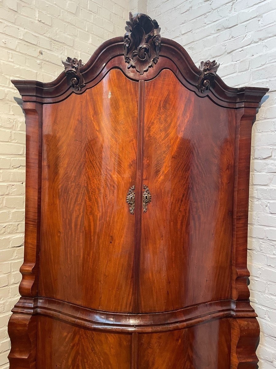 Beautiful Large 18th Century Dutch Mahogany Corner Cabinet.-photo-2