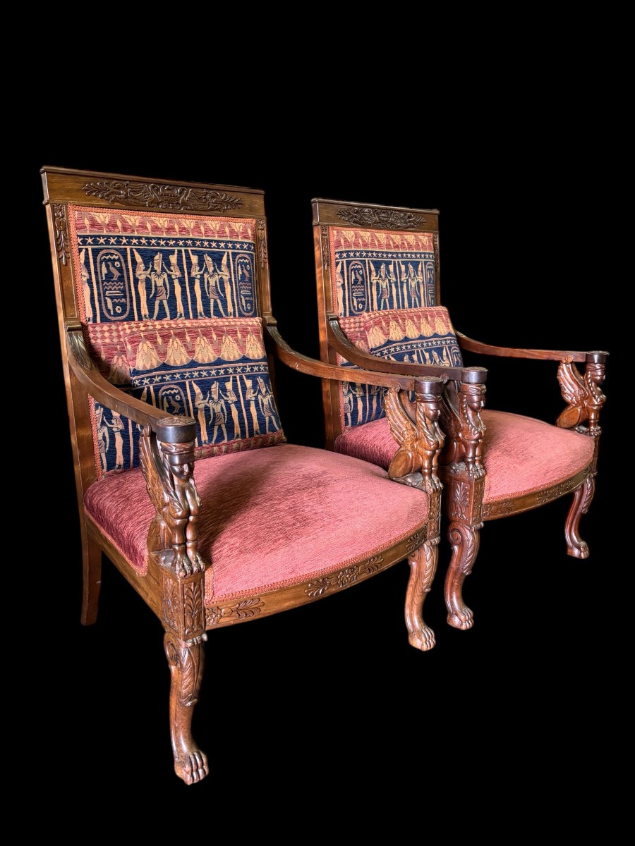 Paire De Grands Fauteuils En Noyer De Style Empire 19ème