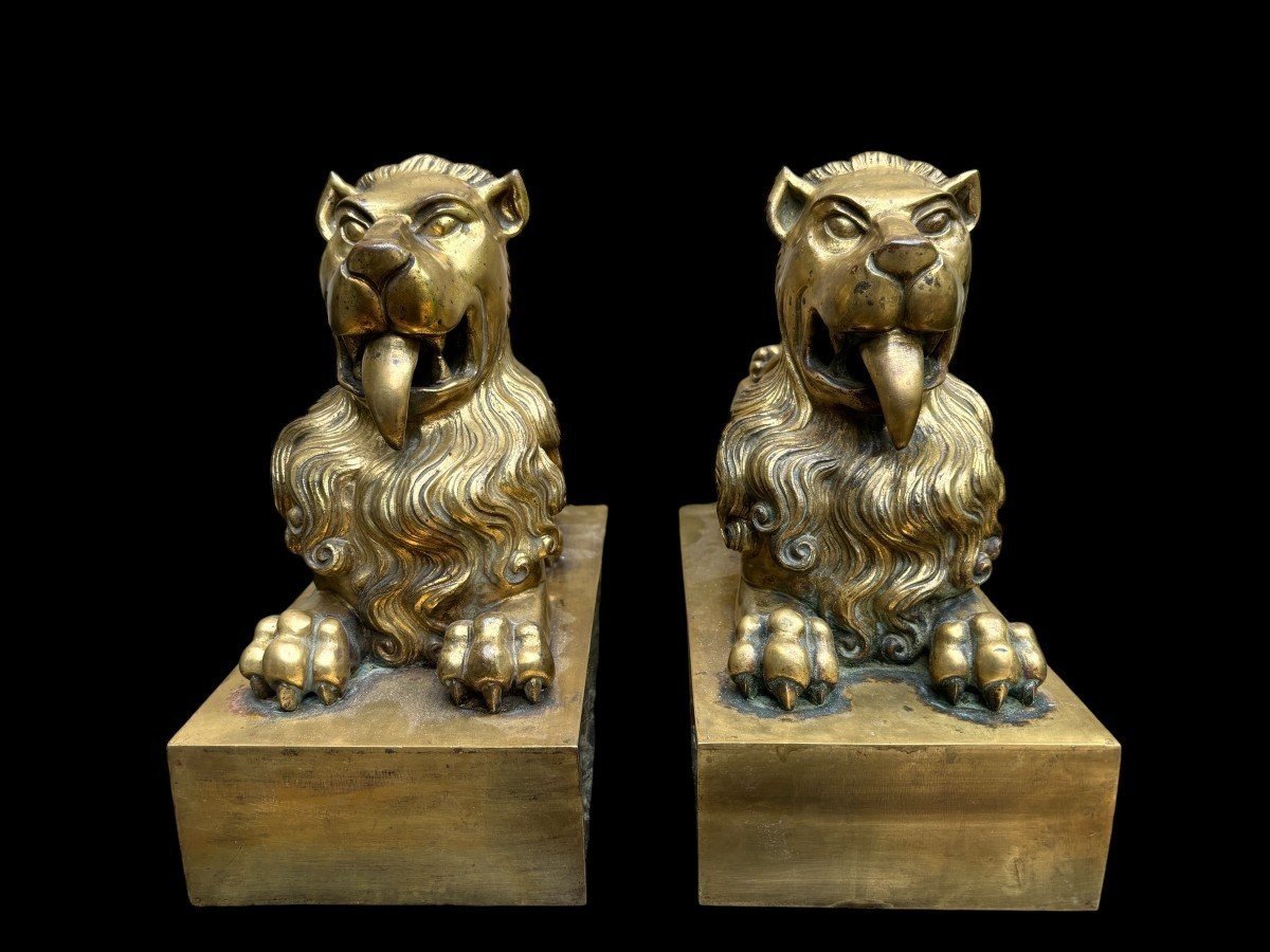 Paire De Lions En Bronze Sur Piédestal Début 19ème.-photo-1
