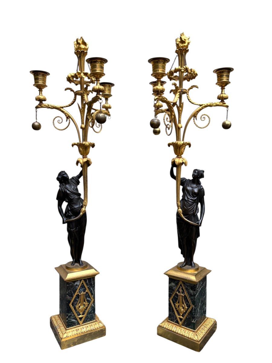 Paire De Candélabres En Bronze Ciselé , Doré et Patiné  Style Louis XVI-photo-2