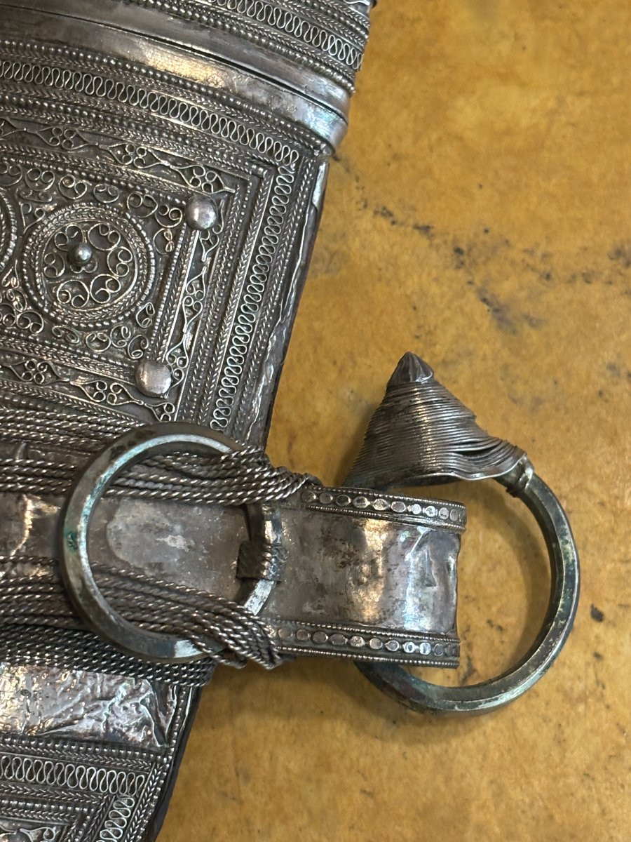 Very Finely Crafted 19th Century Omani Silver Khanjar Dagger.-photo-3
