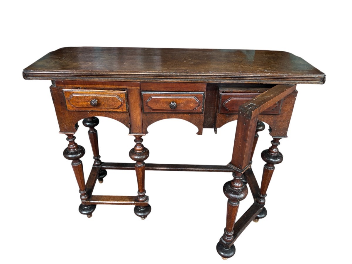 17th Century Walnut Folding Table.-photo-3