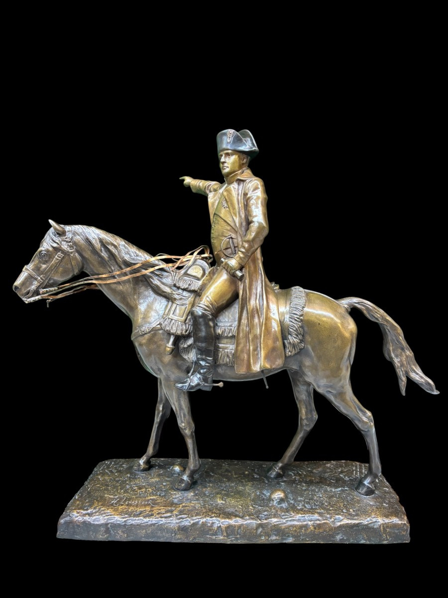 Grande sculpture en bronze " Napoléon à cheval " 19ème.( 62 cm )