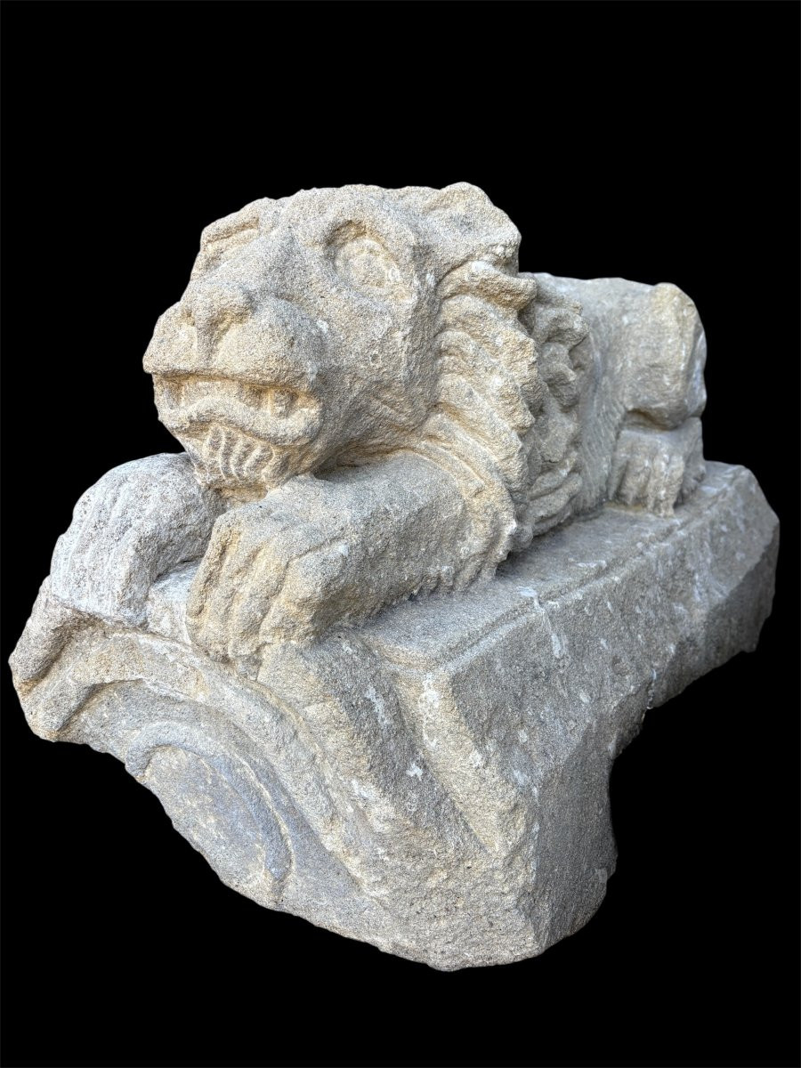 Pair Of 17th Century French Stone Sculptures Of "reclining Lions".-photo-3