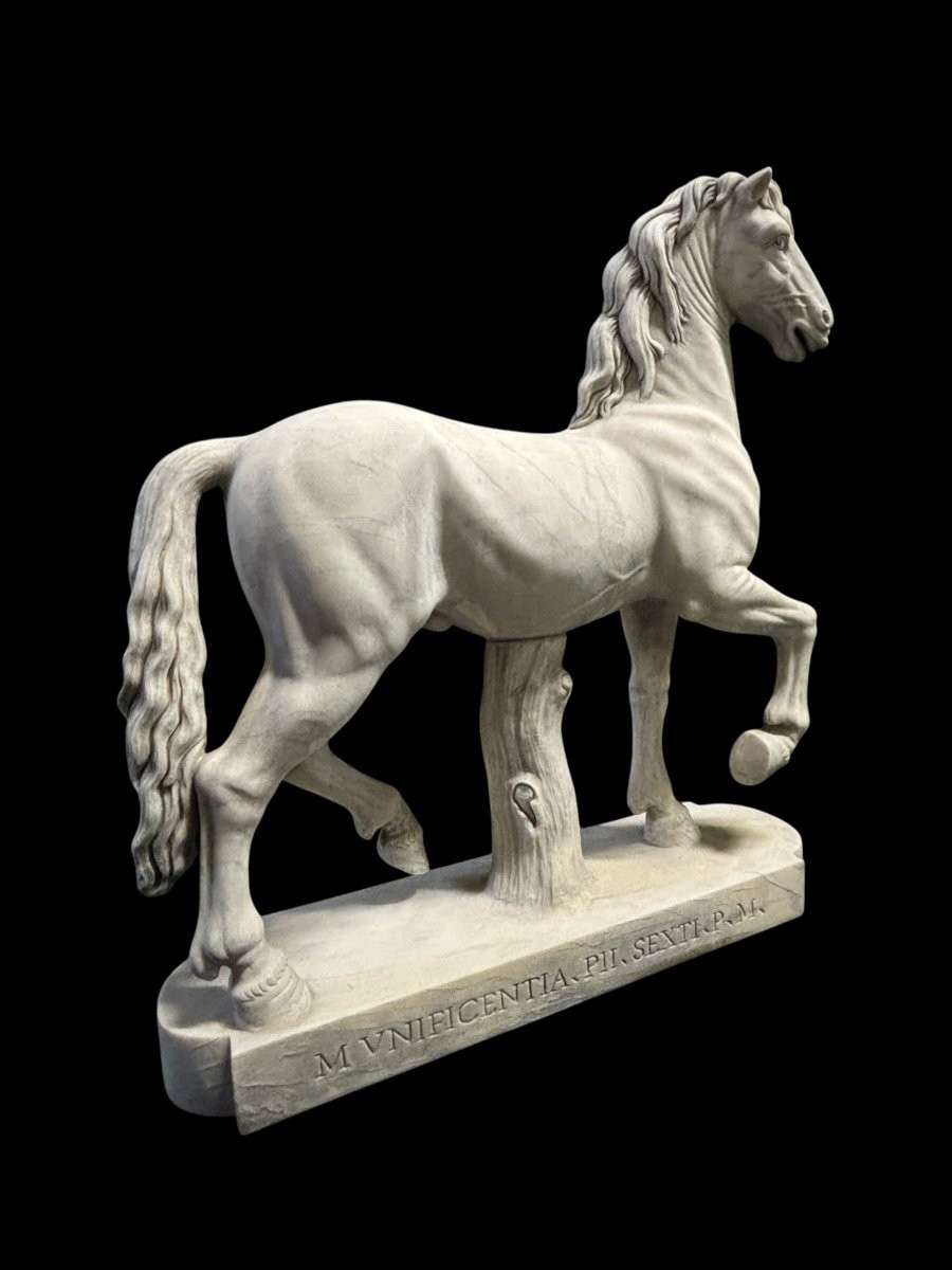 Elégante Sculpture De Cheval En Marbre Blanc 20ème.-photo-2