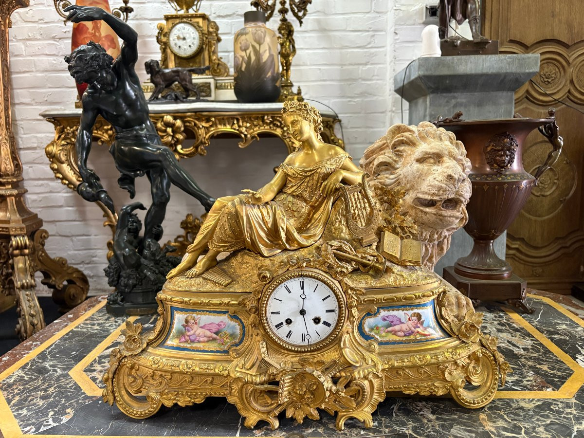 Élégante pendule en bronze doré / Sèvres ,  XIXe-photo-1