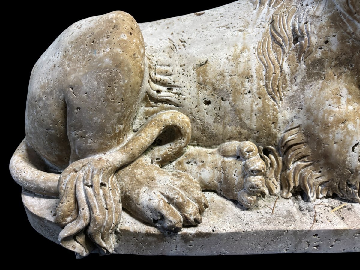 Grande Sculpture d'Un Lion De La Renaissance En Travertin 20ème ( 61 cm )-photo-1