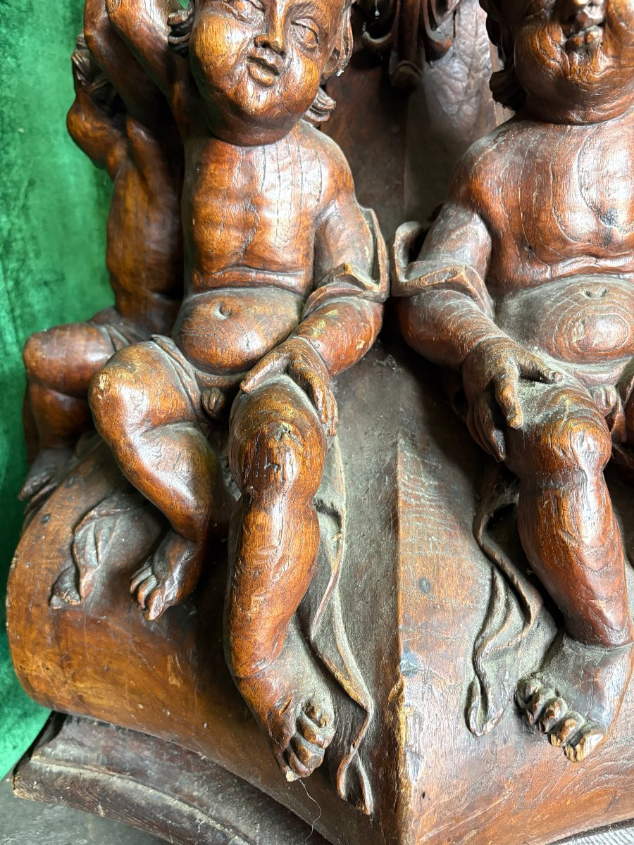 Support / socle Renaissance « 8 putti » en chêne du XVIIe siècle.-photo-8
