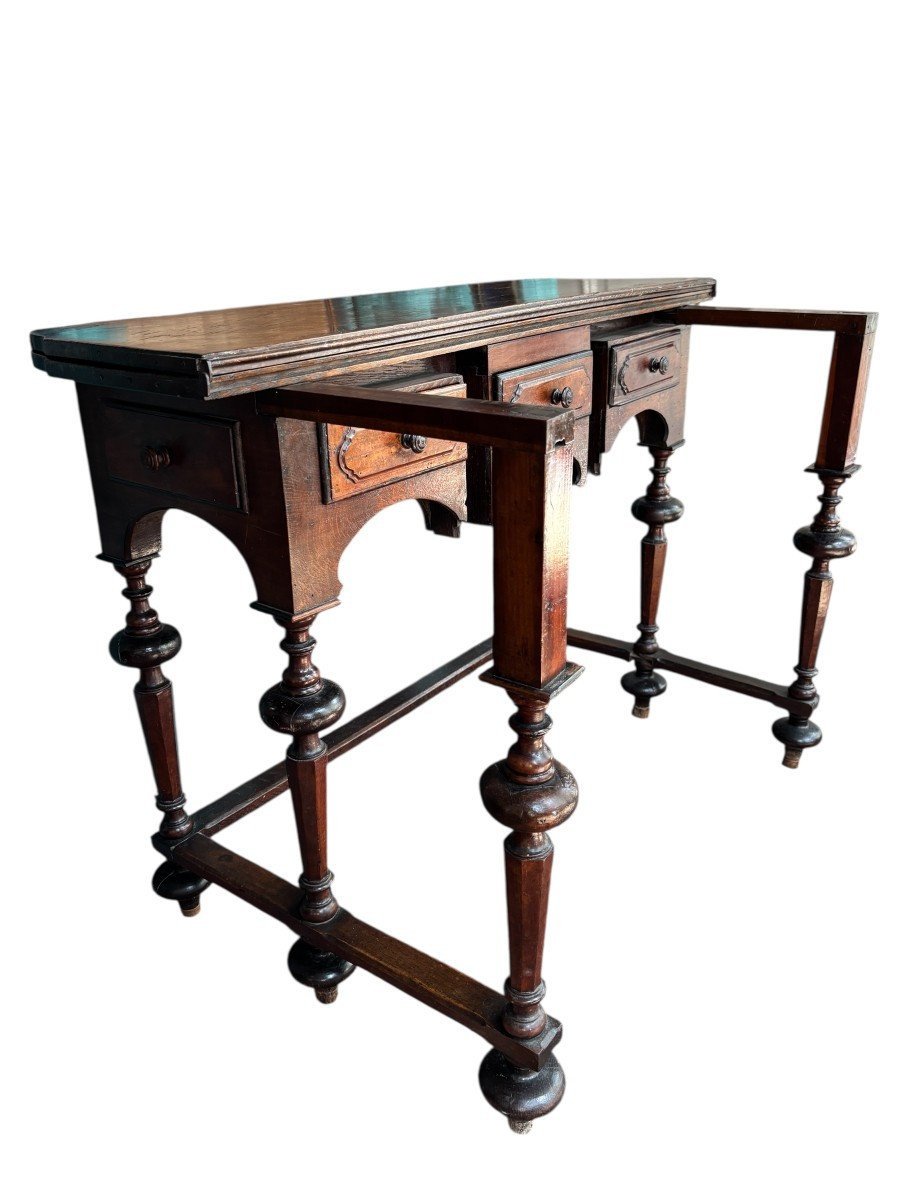 Table pliante en noyer du 17e siècle.-photo-3