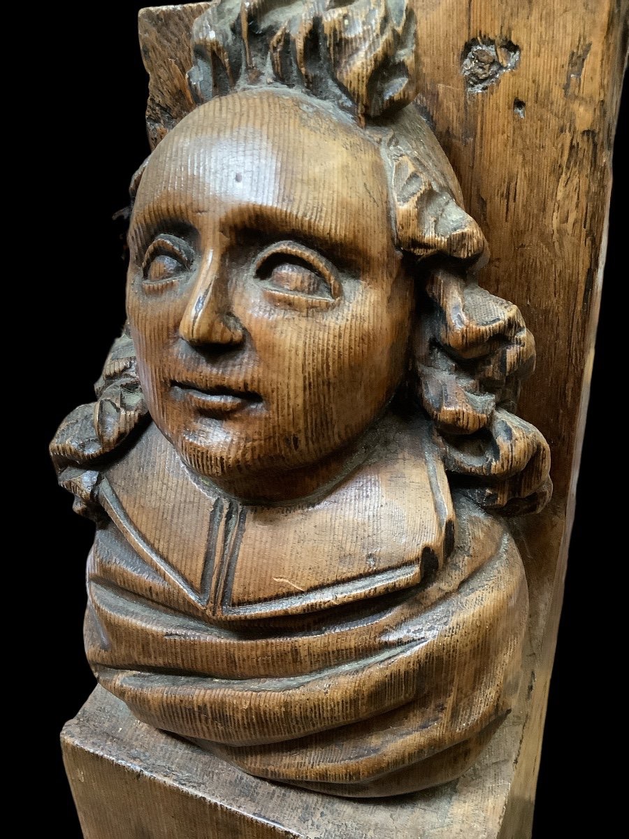 A 17th Century Carved Beam Support -photo-7