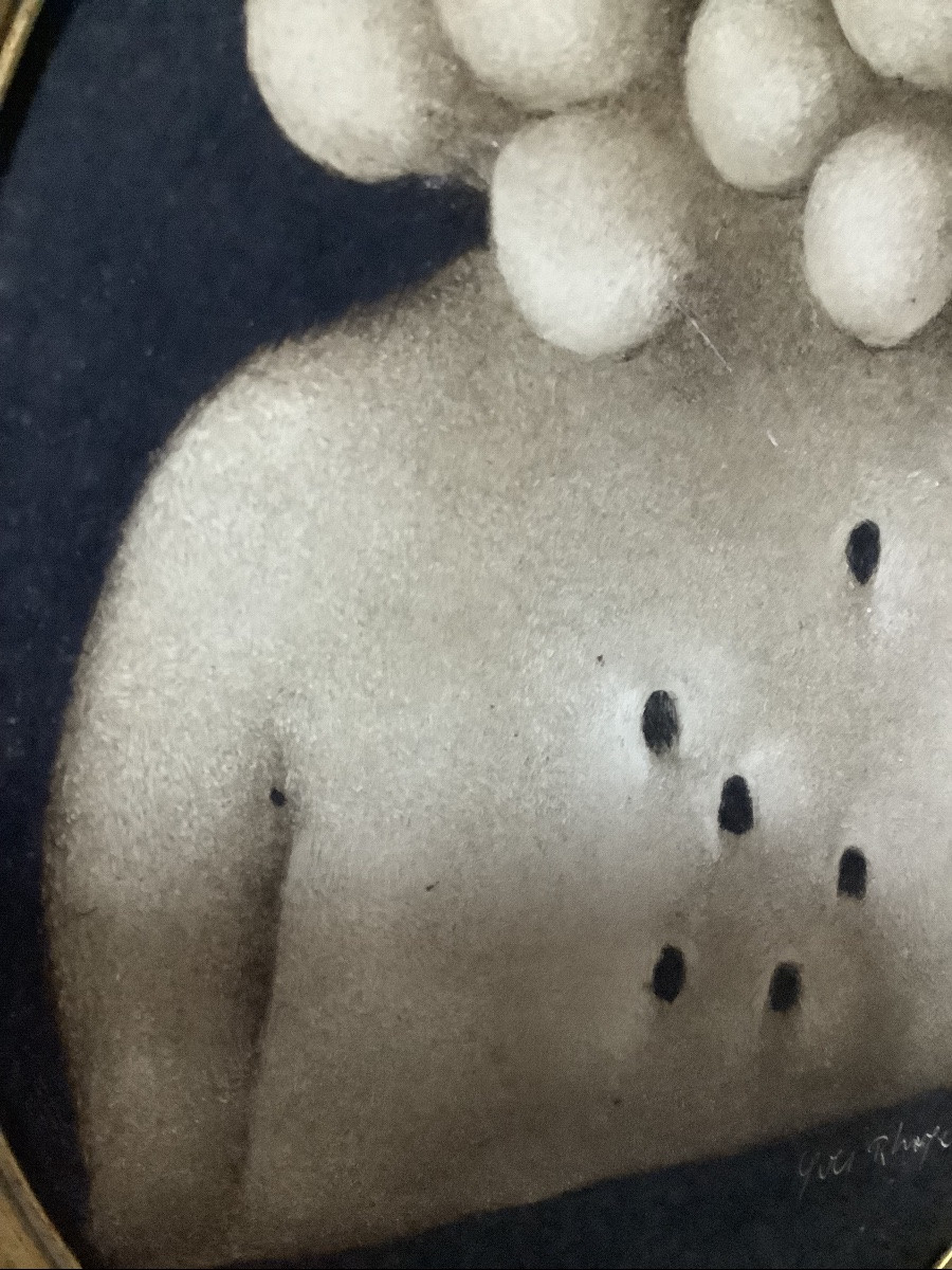 Une peinture ovale surréaliste du XXE siècle -photo-5