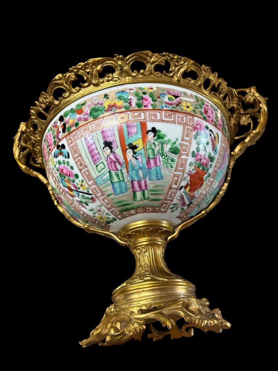 Cantonese Porcelain Cup With Gilt Bronze Trim, 19th Century.-photo-3