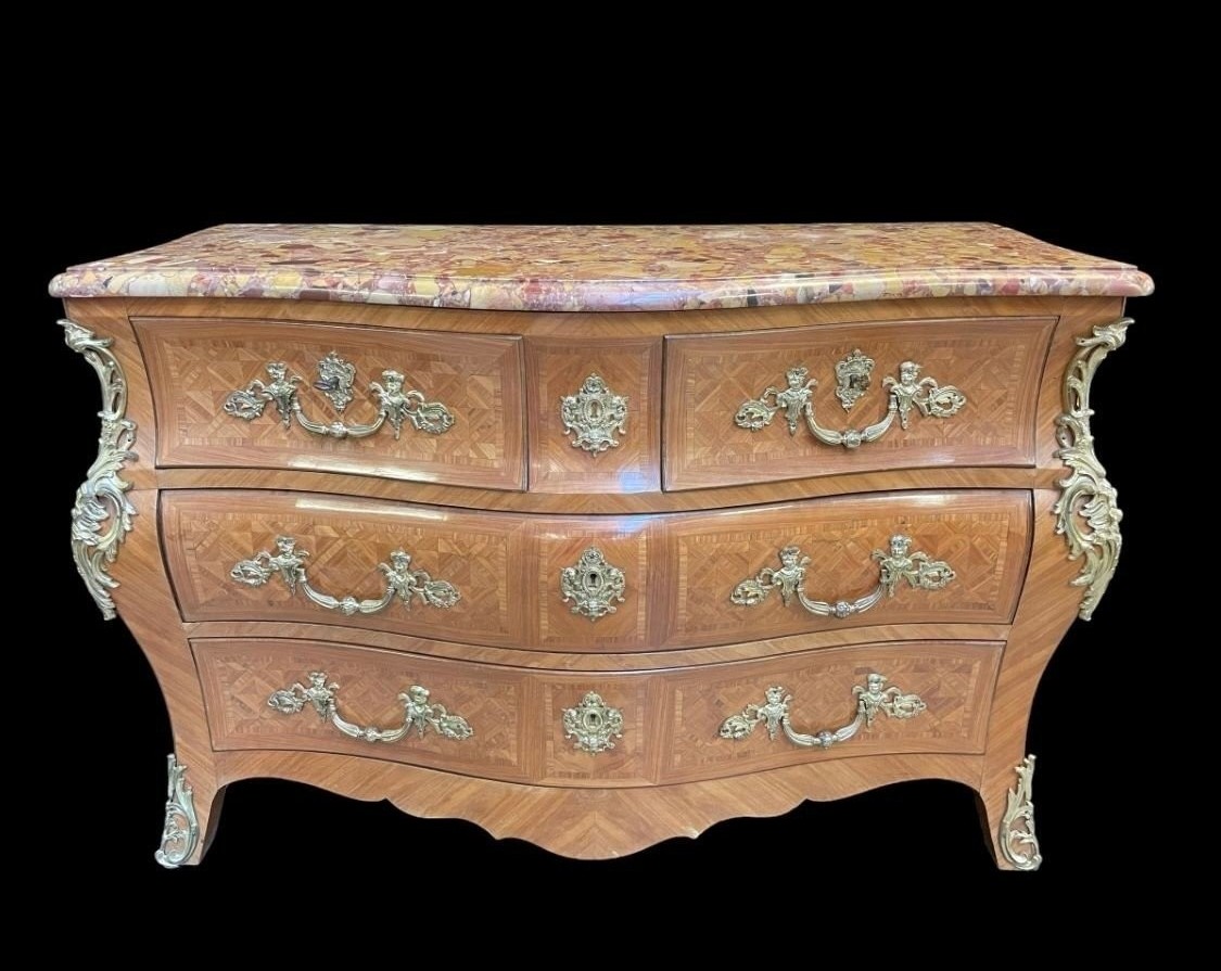 Grande Commode De Style Louis XV , 19ème.