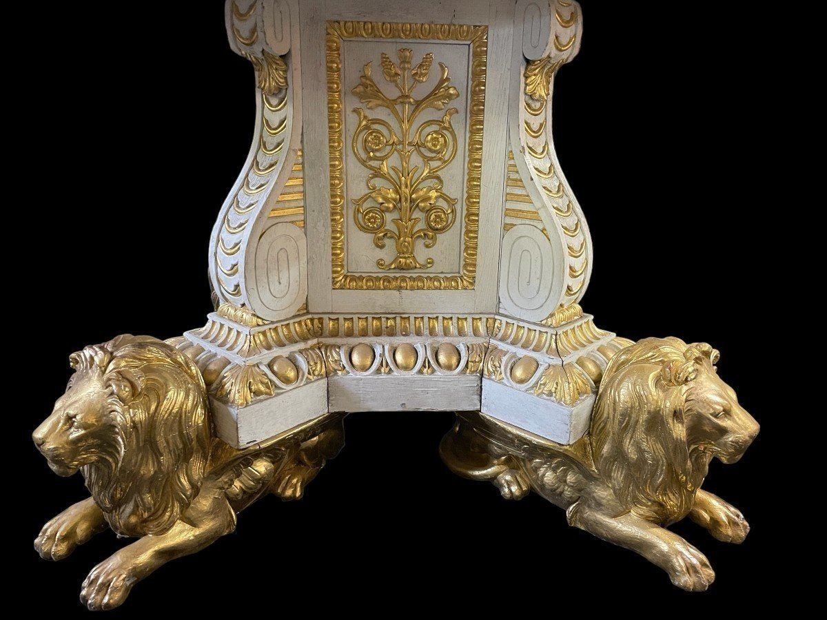 White And Gold Carved Wood Center Table With Round Breche d'Alep Marble Top.-photo-4