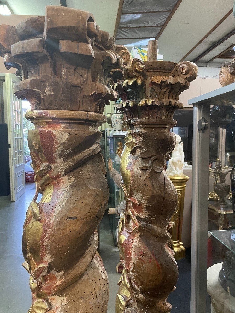 Pair Of Large Twisted Columns With Capitals, Early 17th Century.-photo-3