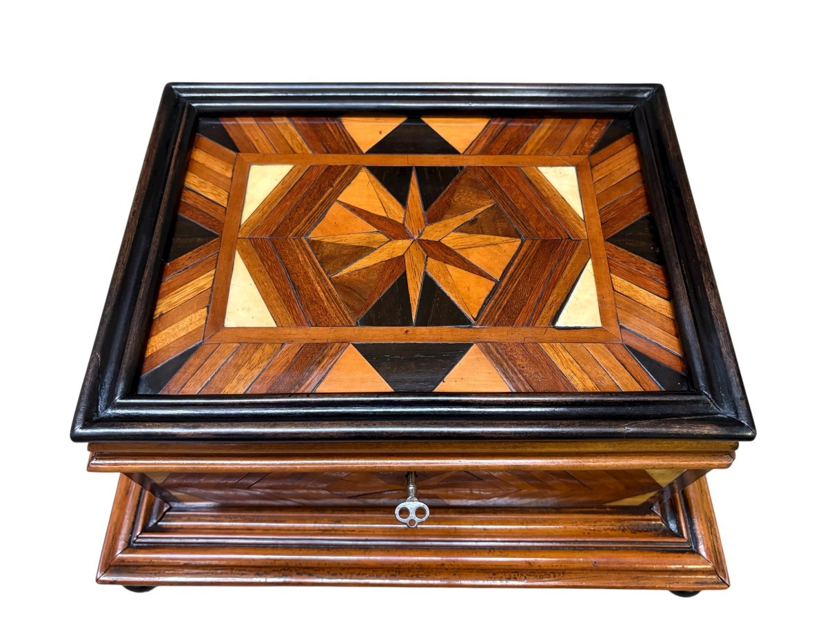 Belle boîte à cigares en parquet, début XIXe siècle.-photo-3